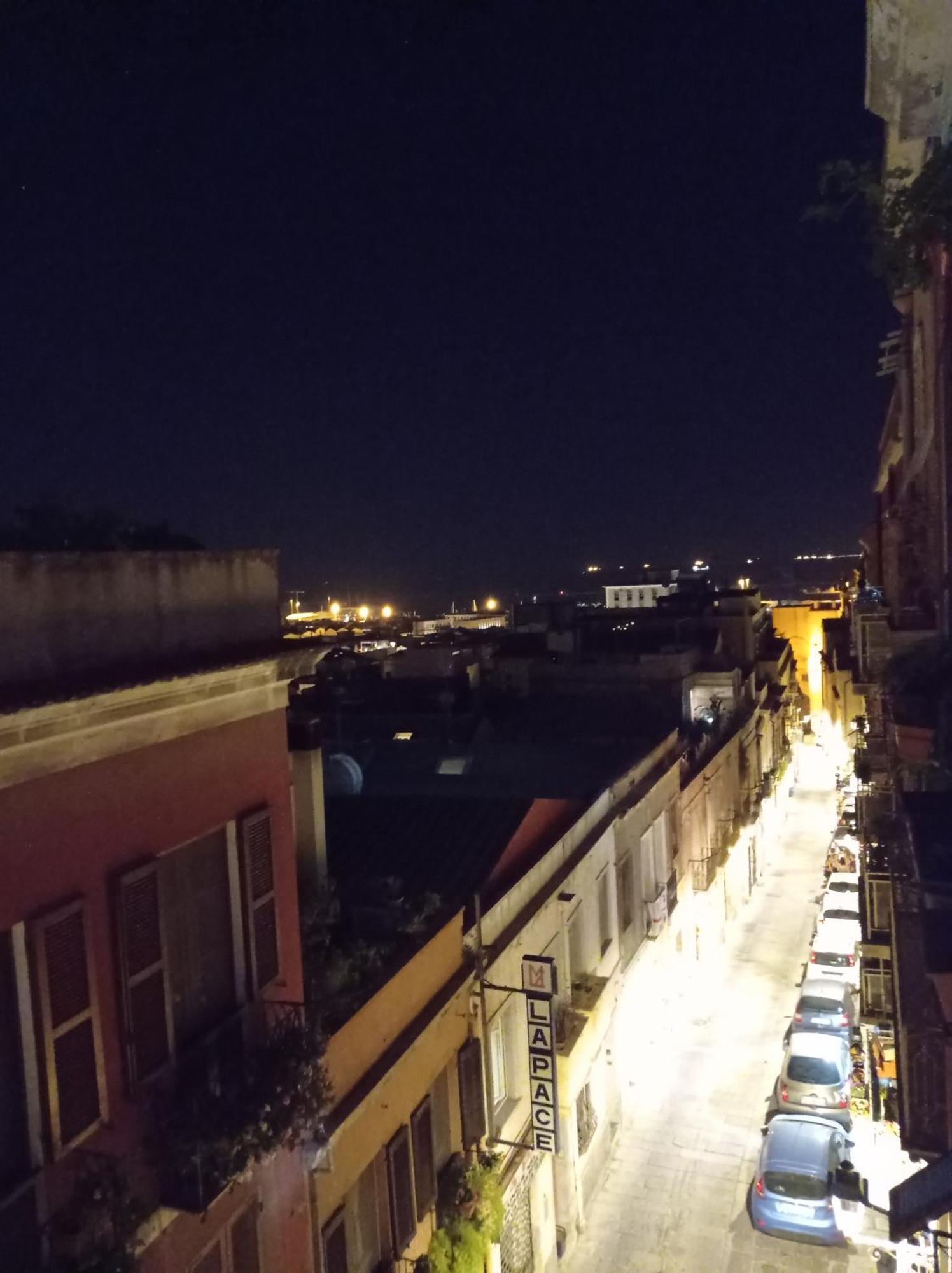 Central Moon Cagliari Vista Mare Rom bilde