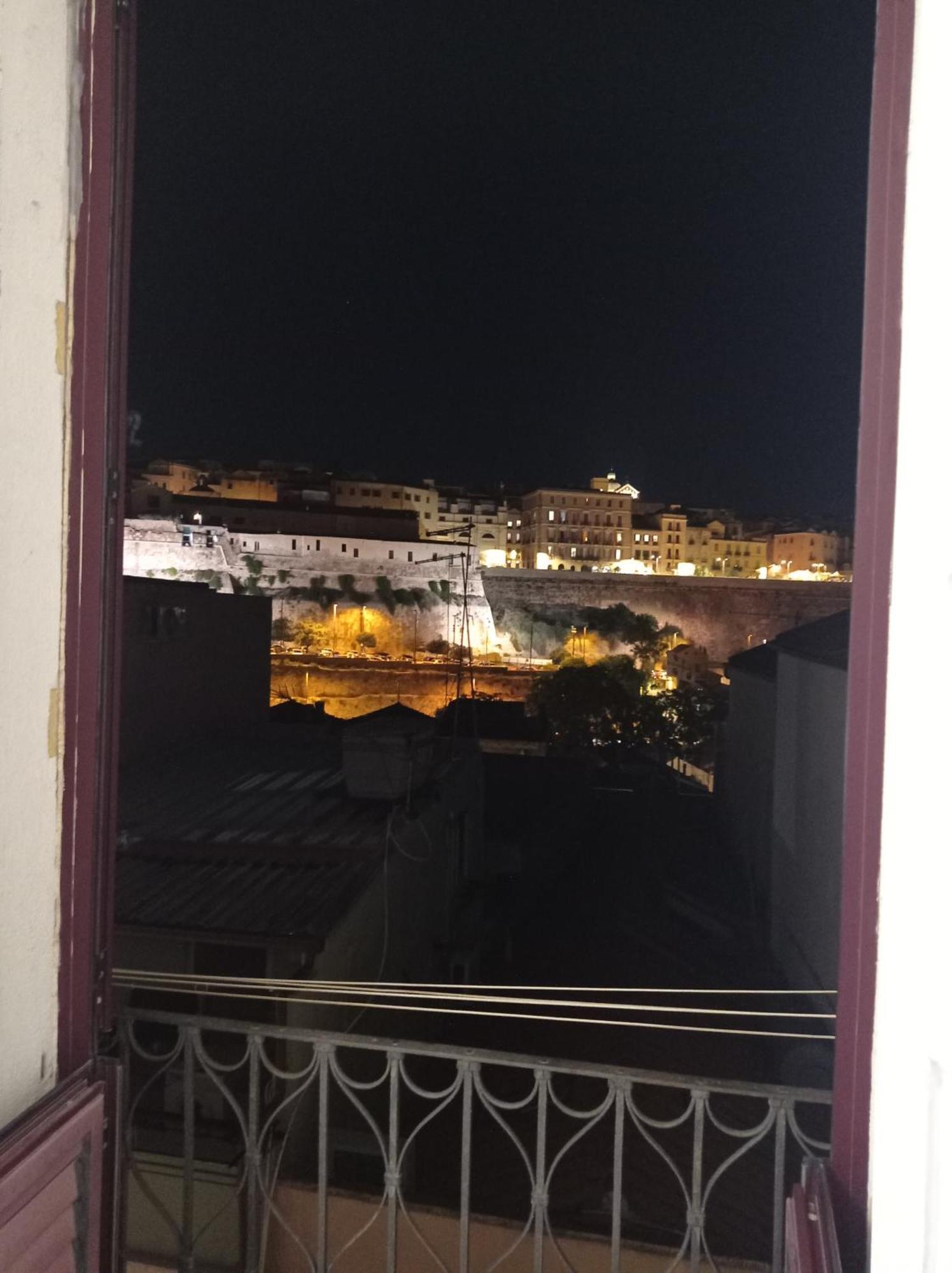 Central Moon Cagliari Vista Mare Rom bilde